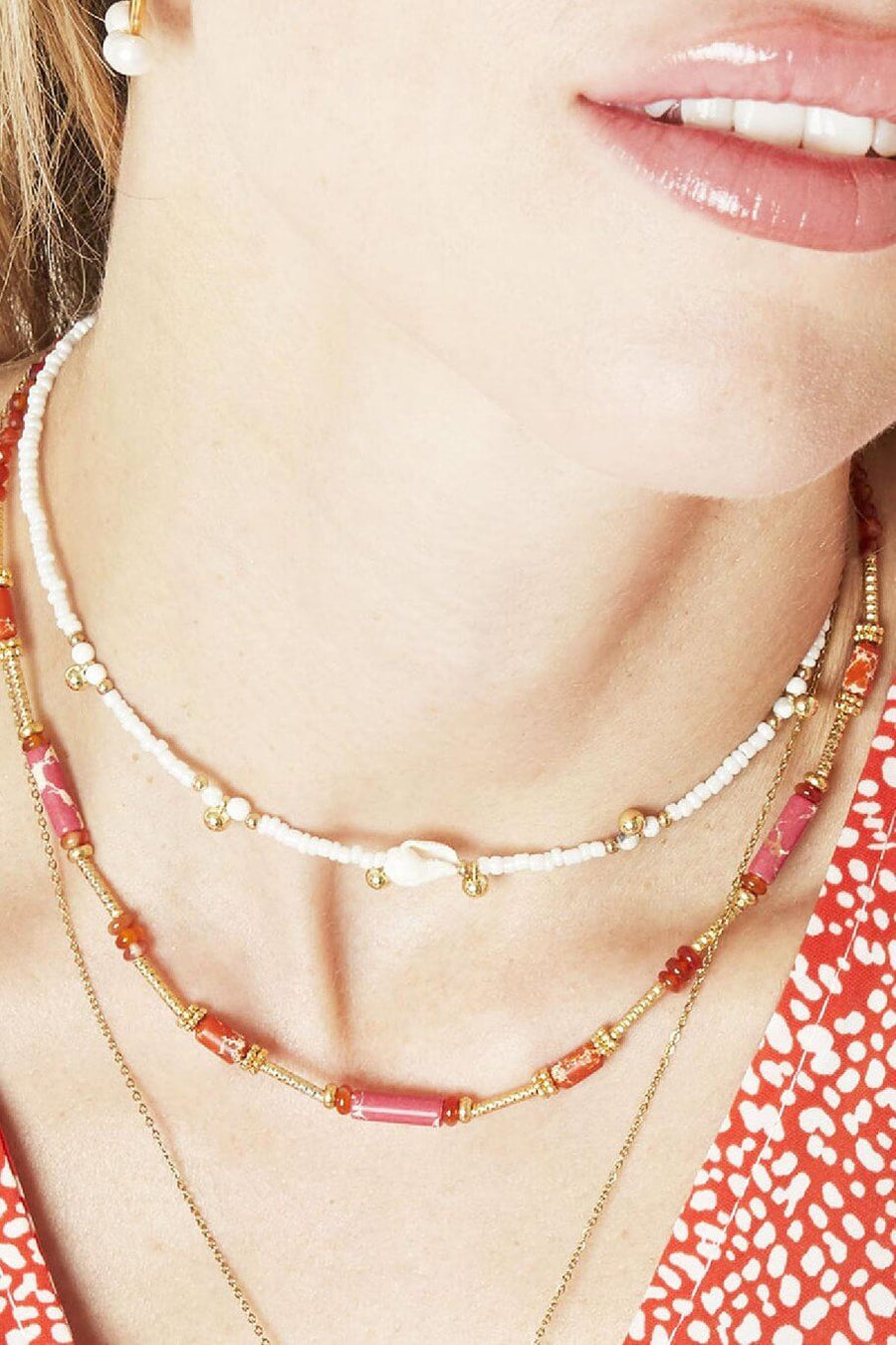 Ketting met witte kralen