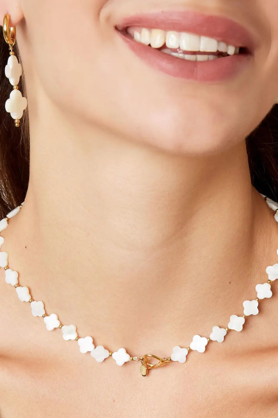Witte klaver ketting van zeeschelp stainless steel LoveSieraden