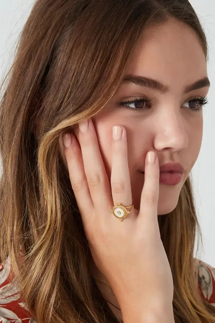 gouden klassiek rond ring