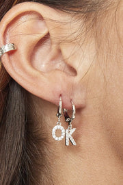 Letter oorbel met zirkonia steentjes LoveSieraden