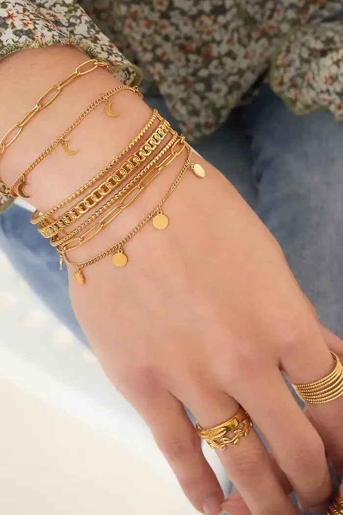 gouden armbanden set en ringen model