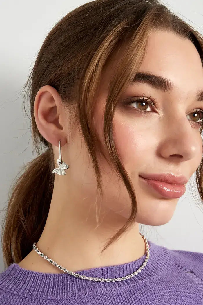 oorbel met vlinder model