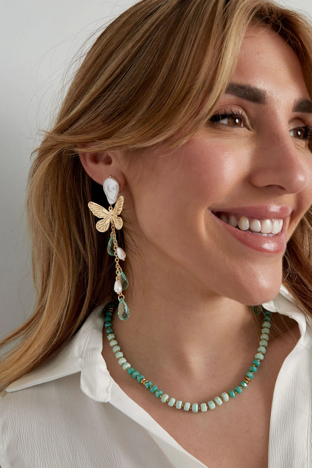 Statement oorbellen vlinder met gekleurde kralen LoveSieraden