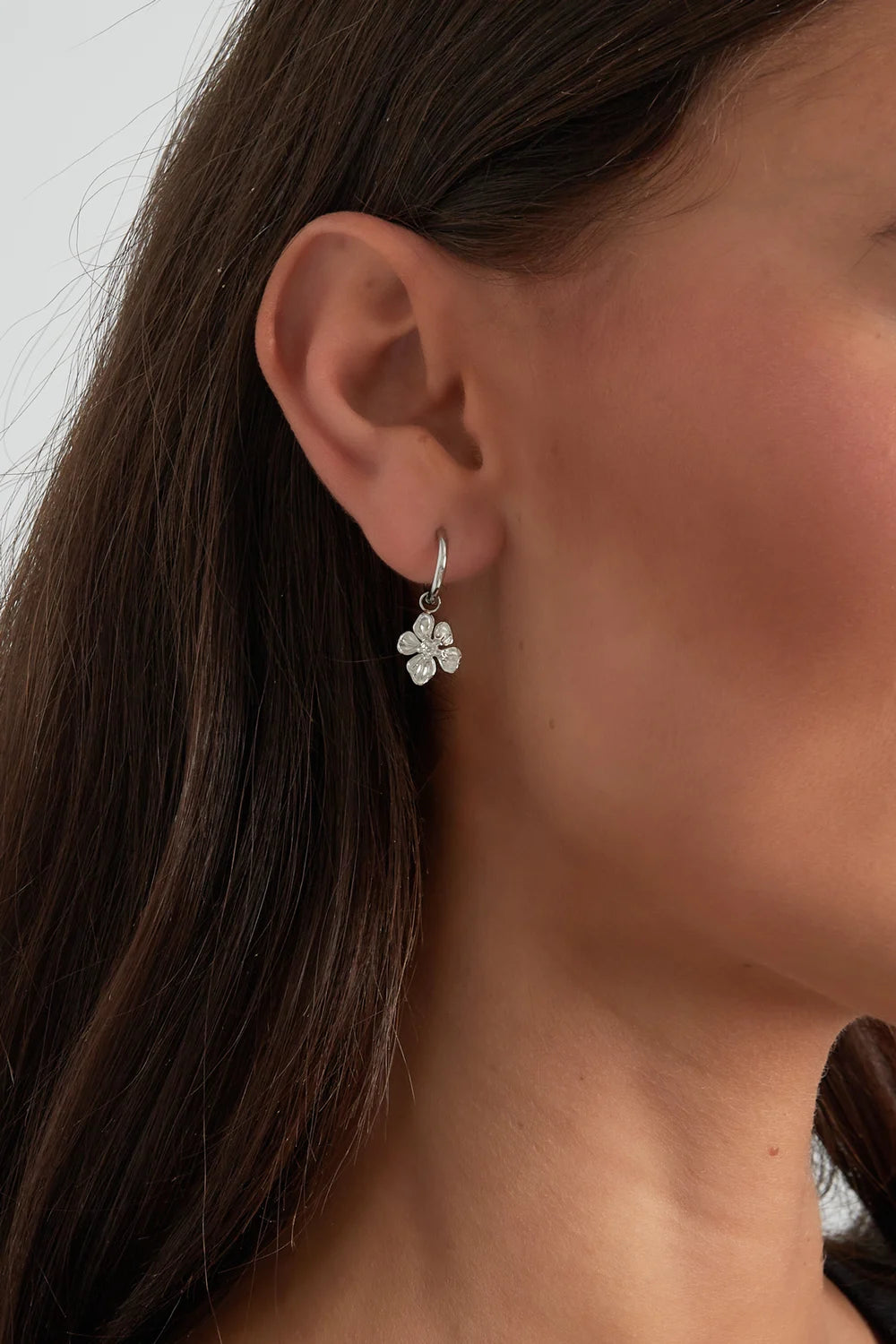 Zilveren bloem oorbellen dames stainless steel LoveSieraden
