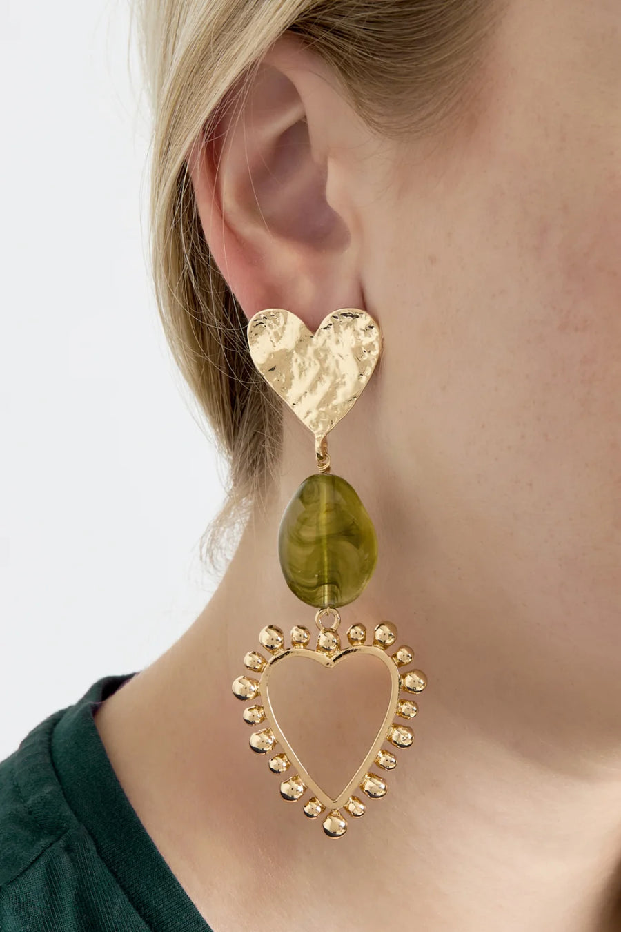 Statement oorbellen met hartjes en groene kraal LoveSieraden