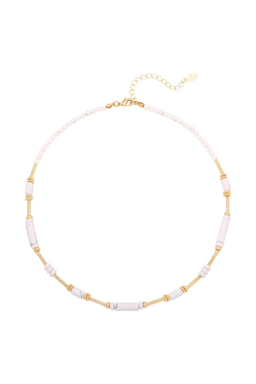 Gouden ketting met witte kralen 