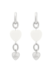 Zilveren oorbellen met hartje van schelp LoveSieraden