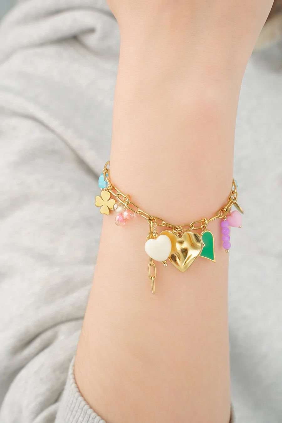 Bedelarmband hartjes en kleurrijke bedels stainless steel LoveSieraden