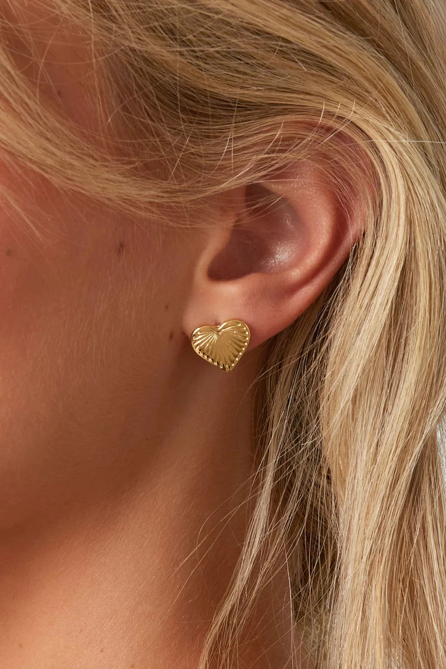 Geribbelde gouden hart oorbellen LoveSieraden