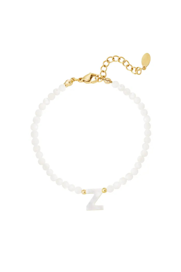 Armband witte kralen en letter Z