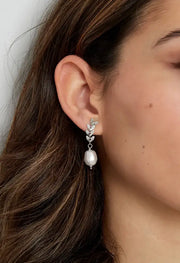 Oorbellen blaadjes visgraat vorm en parel model2