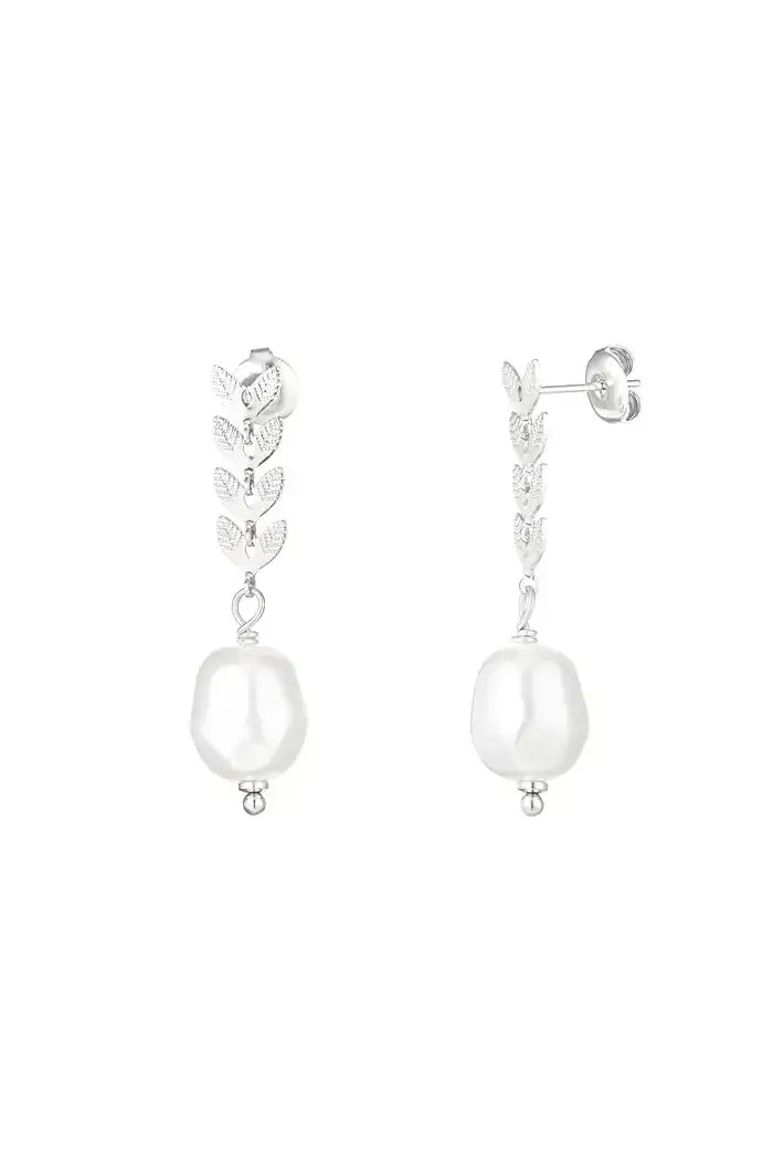 Oorbellen blaadjes visgraat vorm en parel zilver