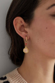 Oorbellen dames goud en rode bloemen stainless steel model