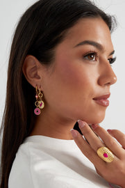 Oorbellen goudkleurig met roze of paarse hanger model1
