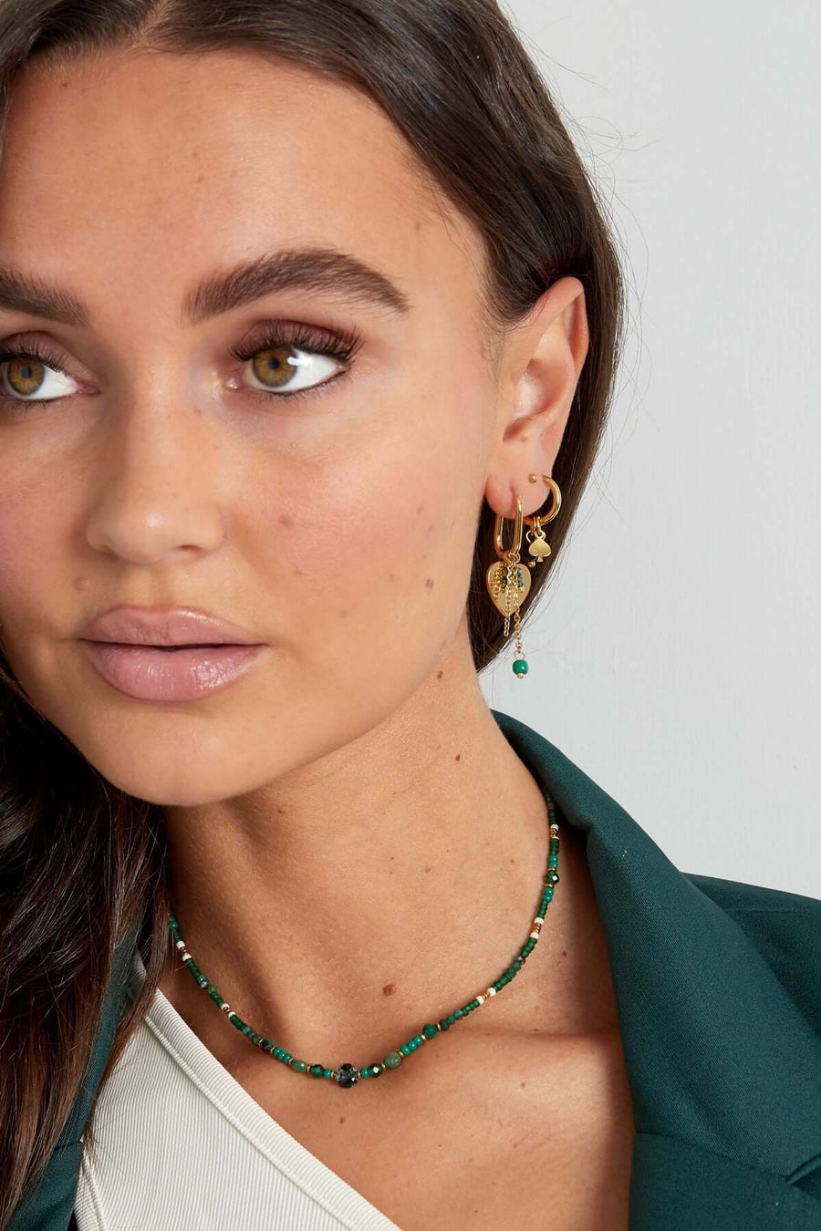 Oorbellen hart en paarse kraaltjes model2