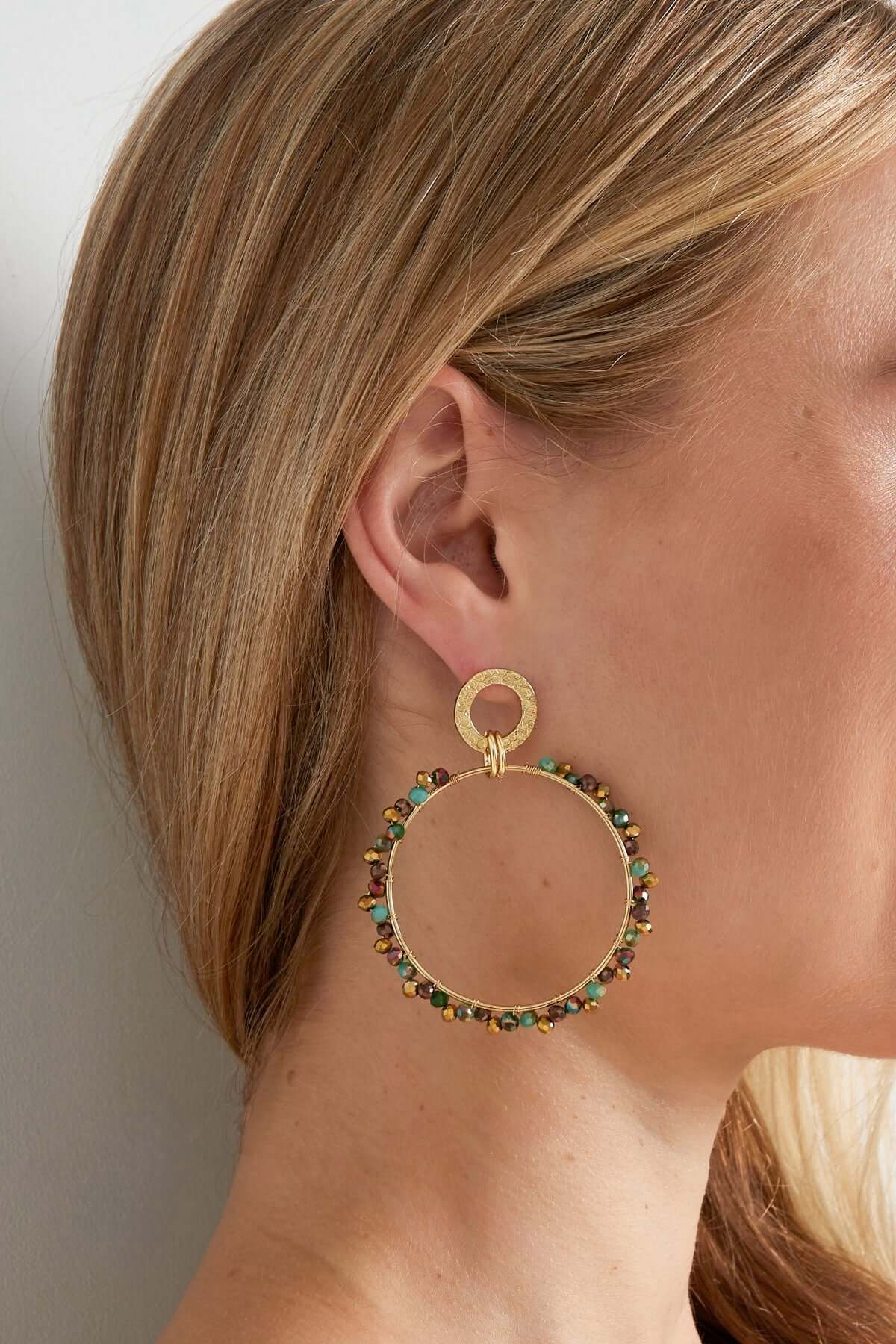 Oorbellen kleurrijke kralen rond model