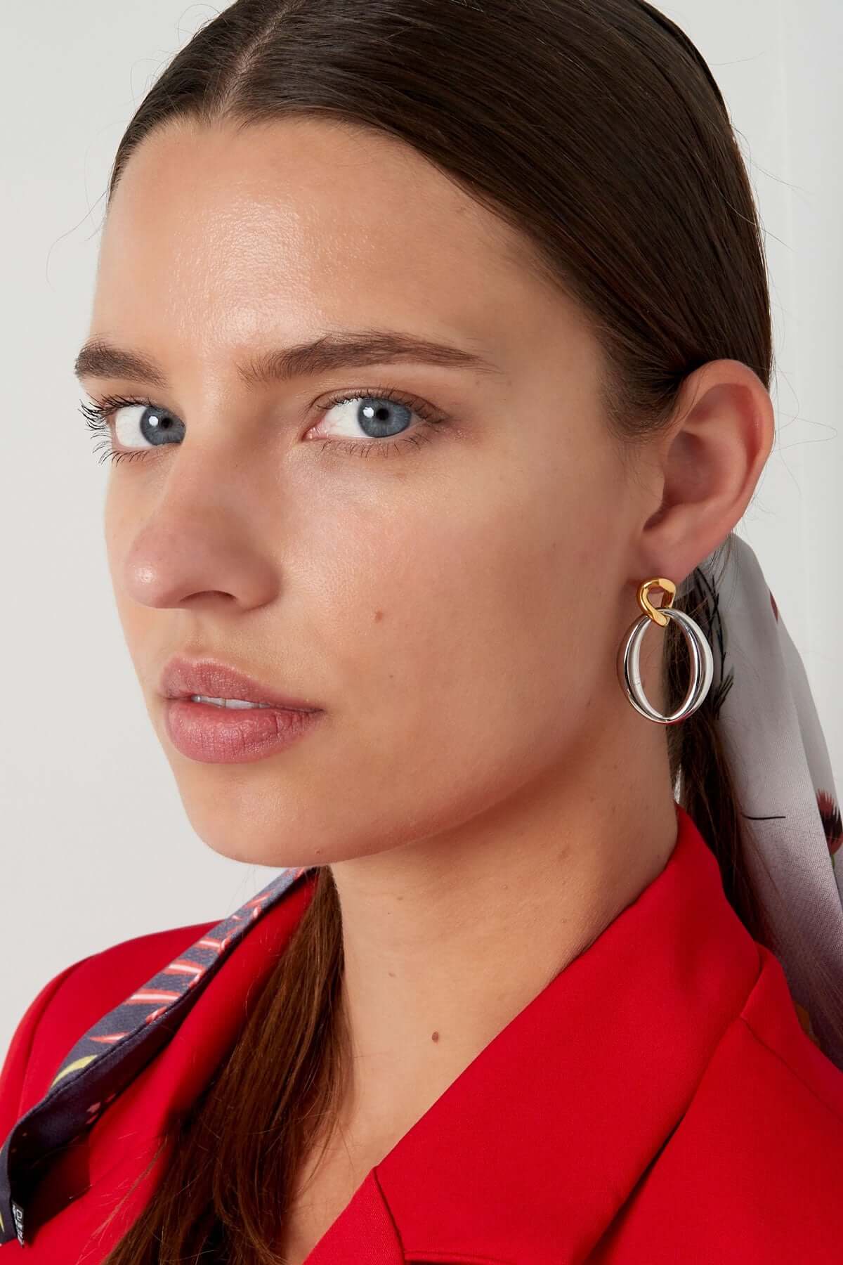 Oorbellen schakel en ovaalvorm model