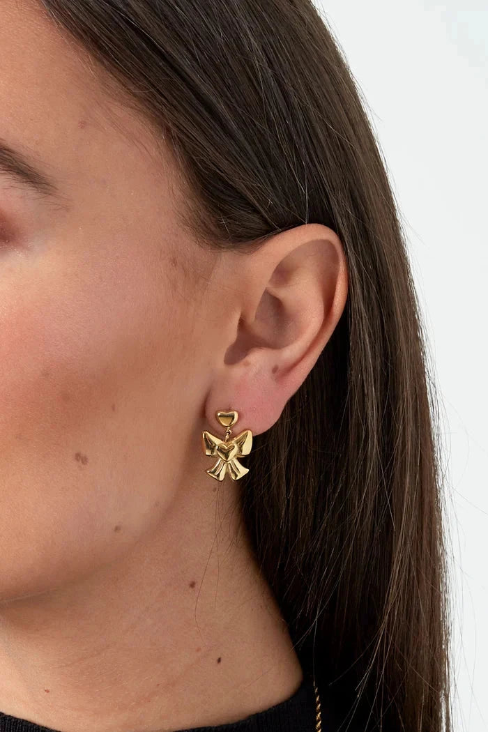 Oorbellen strikje en hartje LoveSieraden