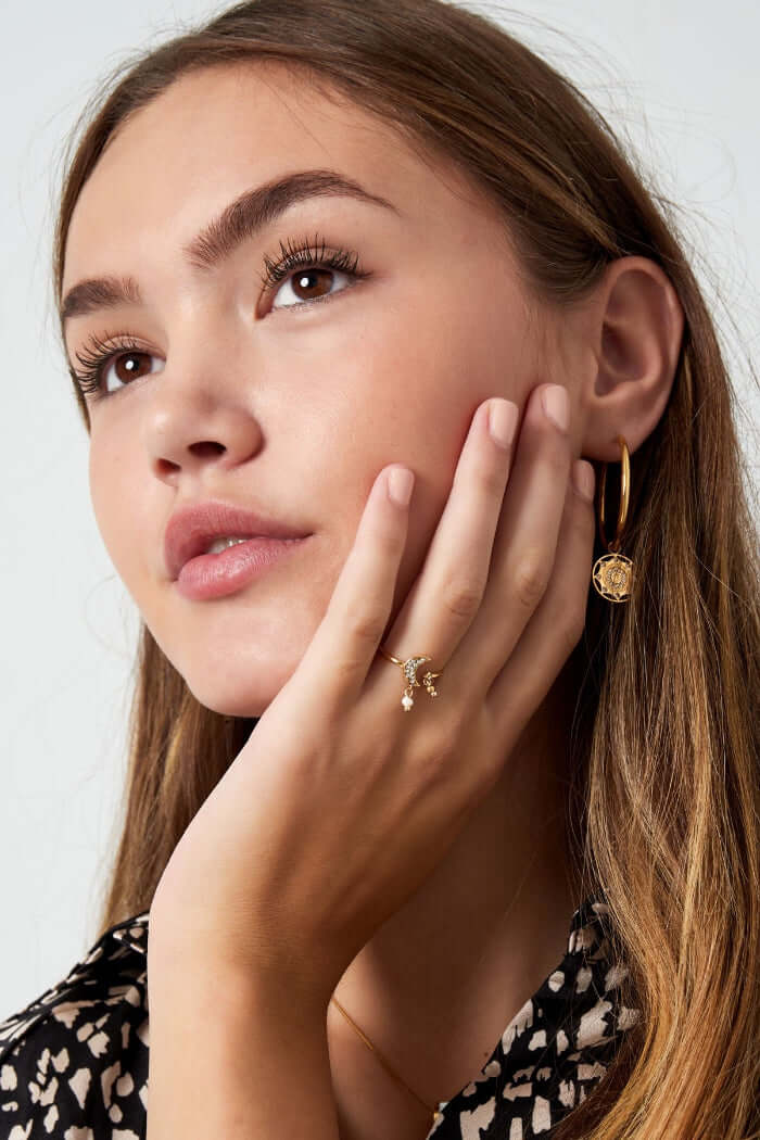 Ring maan met steentjes en kralen model1