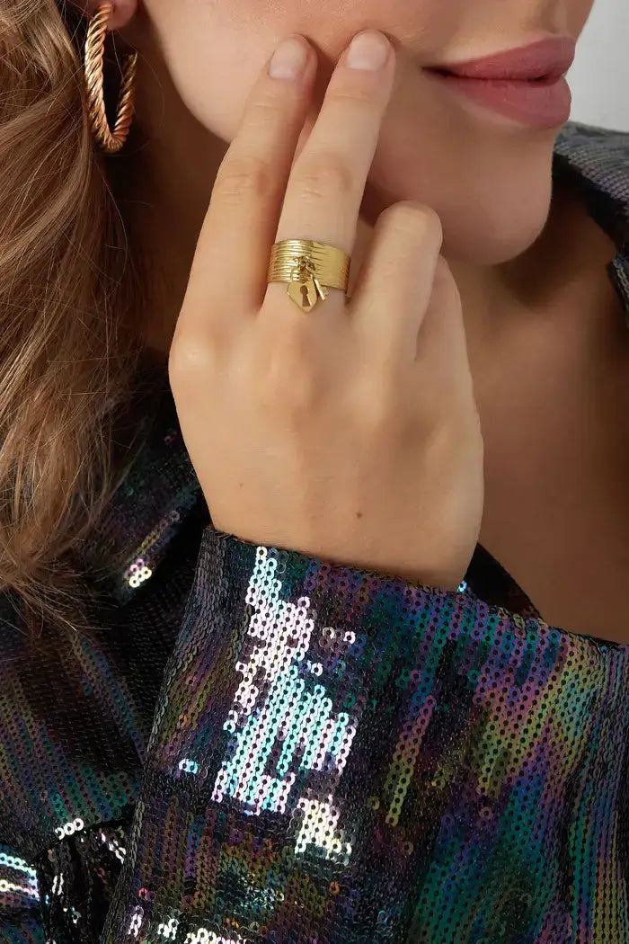 Ring sleutel en slotje goud model