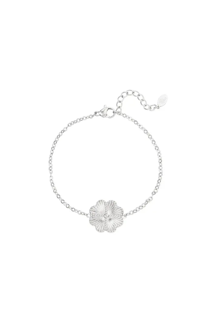 Armband zilver bloem met reliëf - LoveSieraden