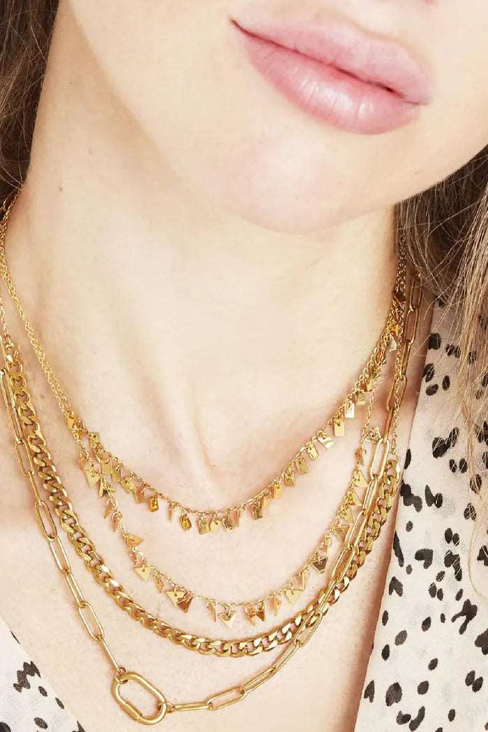 Gouden ketting met stijlvolle rechthoekige bedeltjes - LoveSieraden