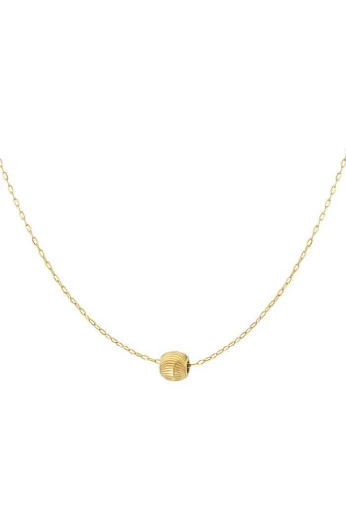 Gouden ketting met subtiele gouden ronde bedel - LoveSieraden