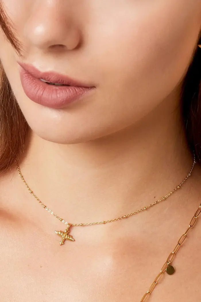 Gouden ketting met vliegtuigbedel - LoveSieraden