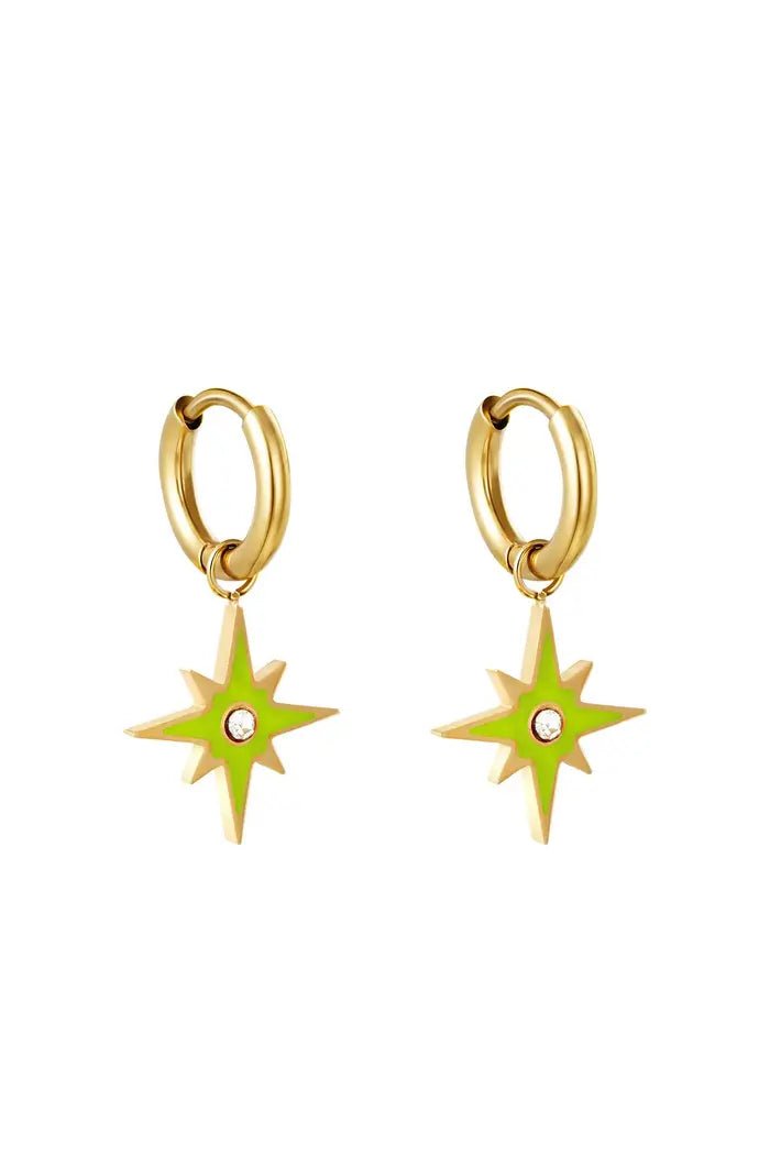 Gouden oorbellen ster met subtiele groene kleur - LoveSieraden