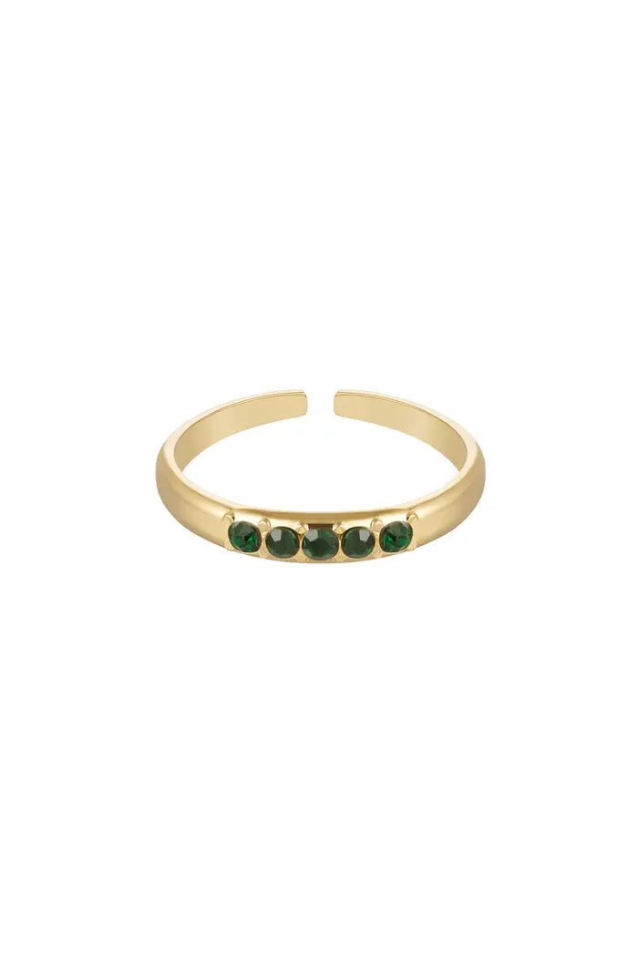 Ring goud met vijf groene strass steentjes - LoveSieraden