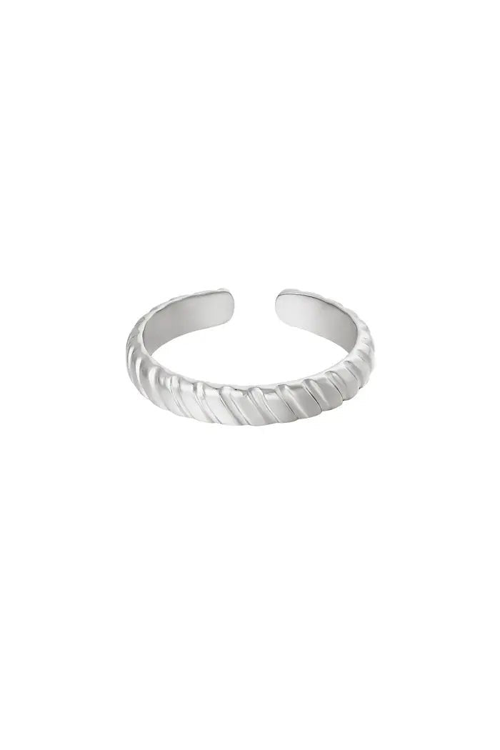 Ring zilver schuine strepen - LoveSieraden